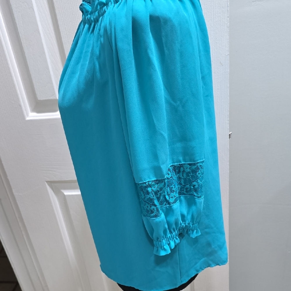 Off-Shoulder Top - Picture 5 of 9